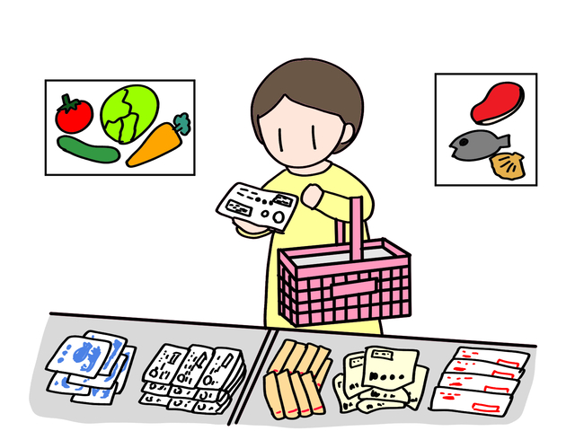 商品の表示を見る女性 | A Woman Checking Product Labels